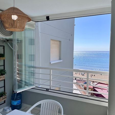 Modern Apartment On The Beach With Pool กัลเป ภายนอก รูปภาพ