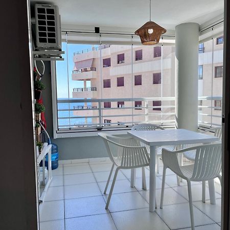 Modern Apartment On The Beach With Pool กัลเป ภายนอก รูปภาพ