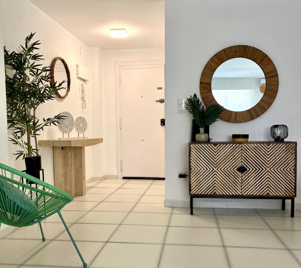 Modern Apartment On The Beach With Pool กัลเป ภายนอก รูปภาพ