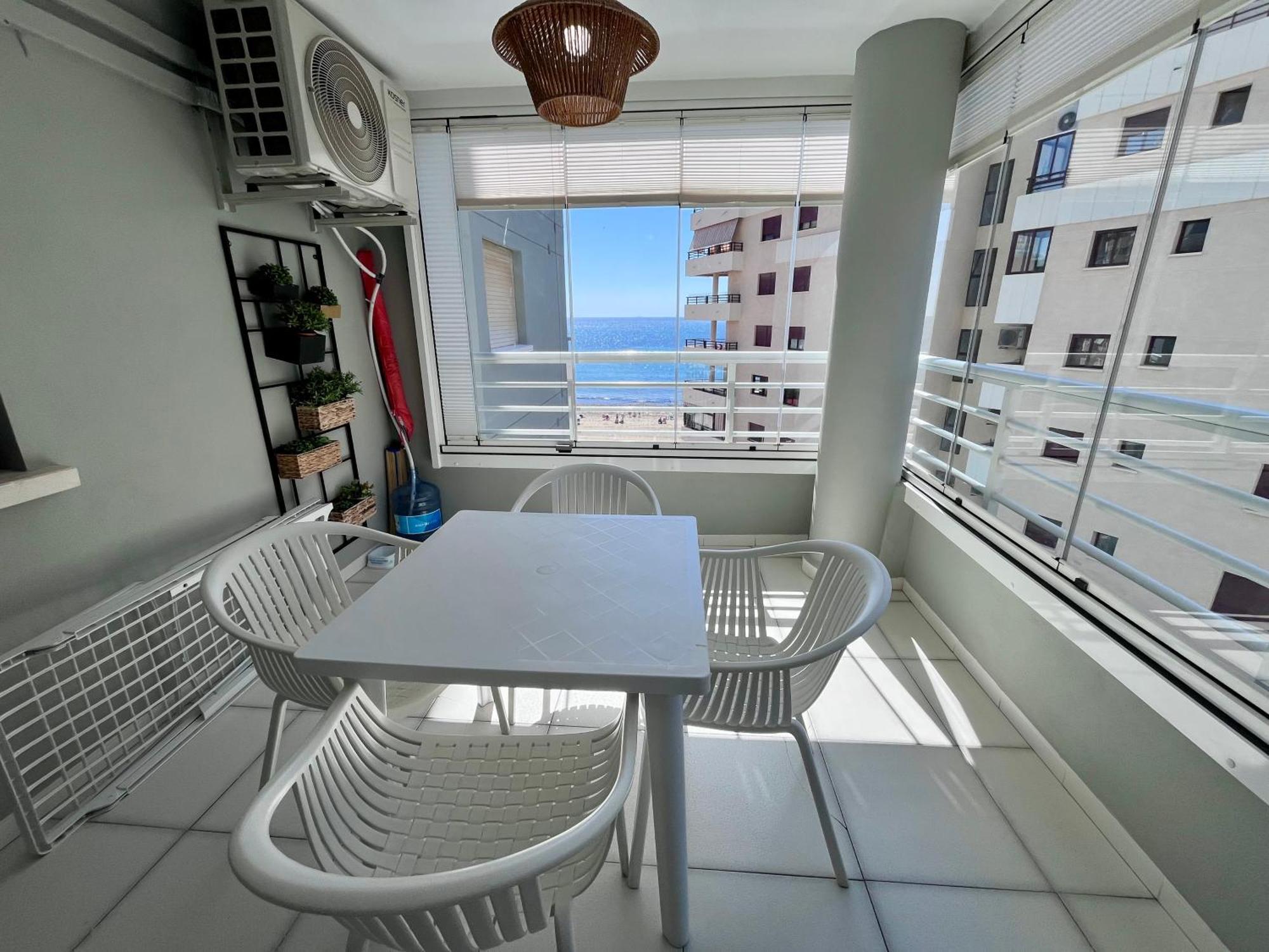 Modern Apartment On The Beach With Pool กัลเป ภายนอก รูปภาพ